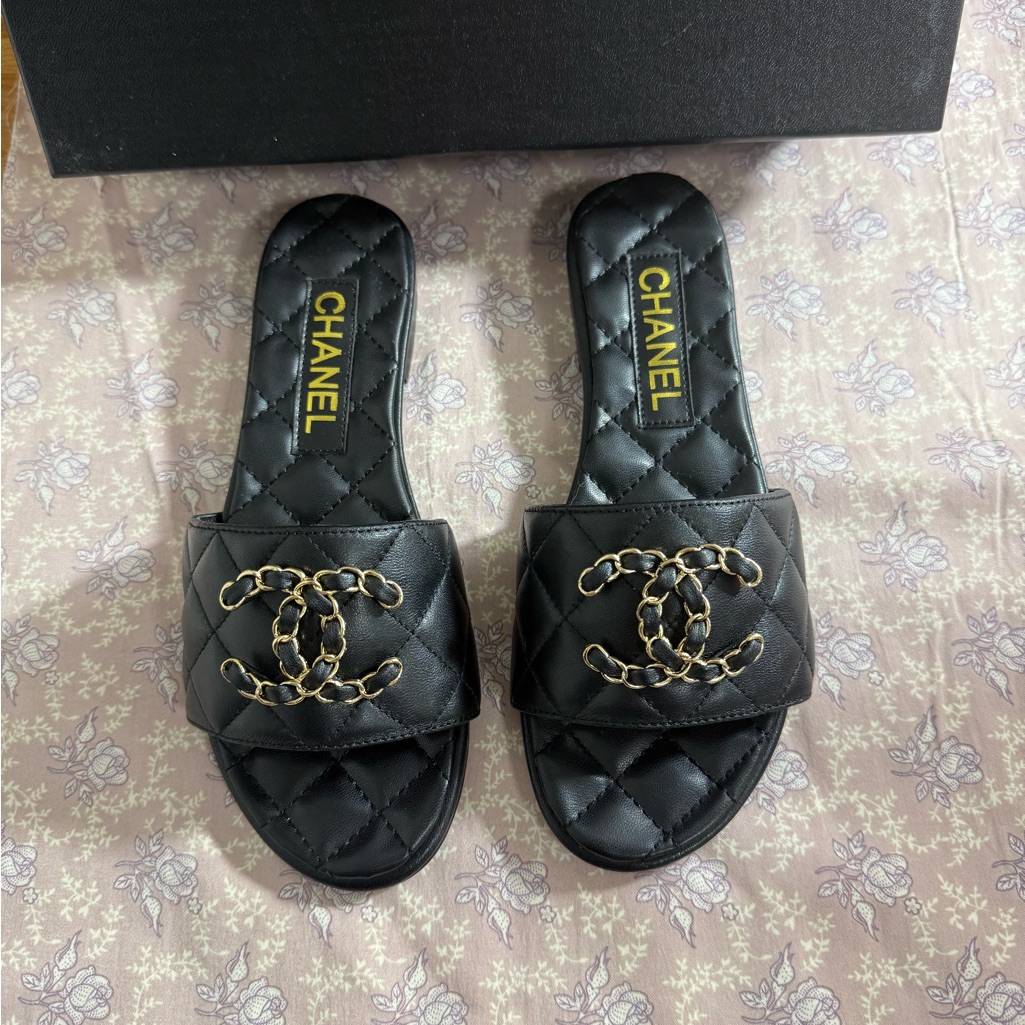 Womenâs Chanel Sandals
